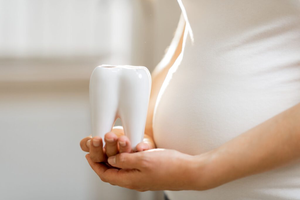 Mundgesundheit und Schwangerschaft: Die Wechselwirkung zwischen Zähnen und Schwangerschaft.